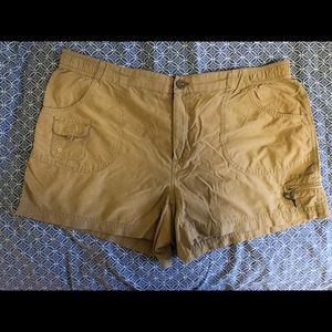 Woman's XL Columbia Hiking Shorts-NWOT